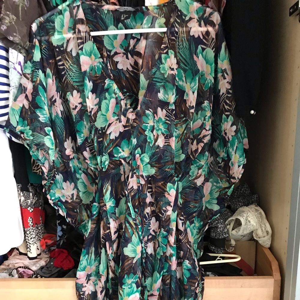 LAST CHANCE! H&M floral beach cover-up